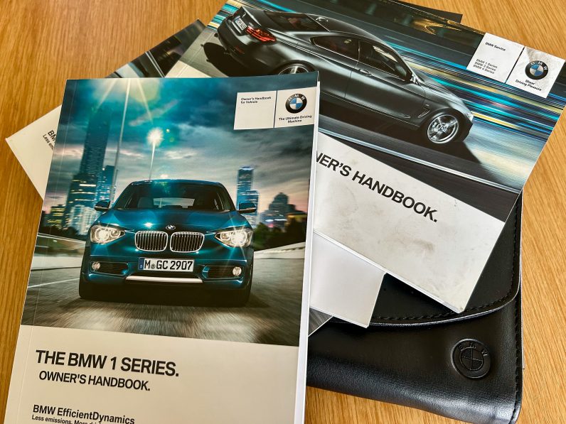 
								BMW 118i M Sport full									