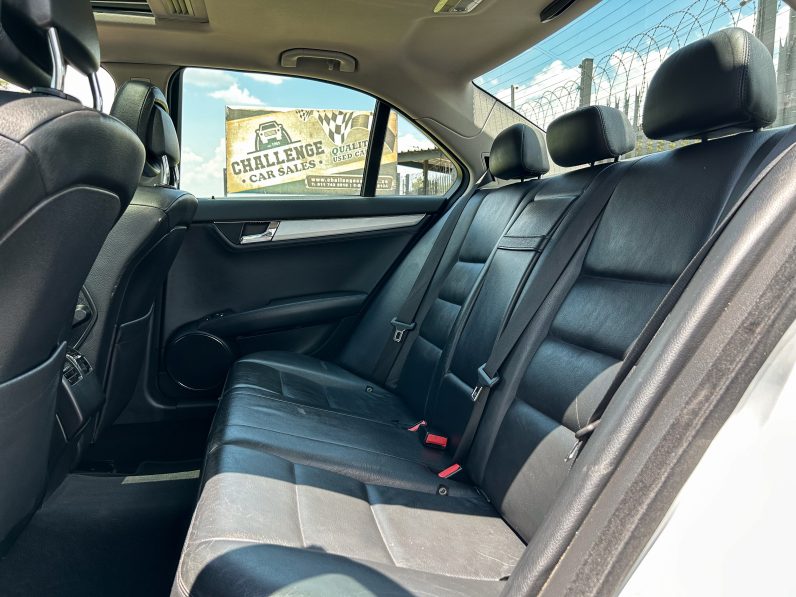 
								Mercedes-Benz C 200K Avantgarde full									