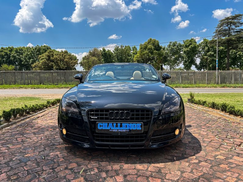 
								Audi TT Roadster 3.2 quattro full									