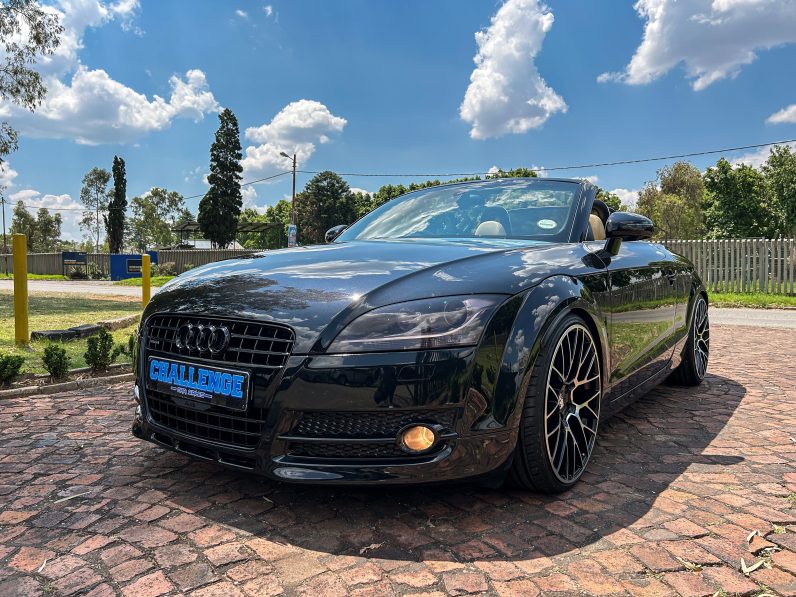 
								Audi TT Roadster 3.2 quattro full									