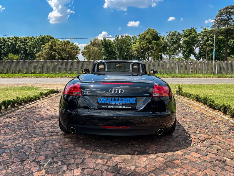 
								Audi TT Roadster 3.2 quattro full									