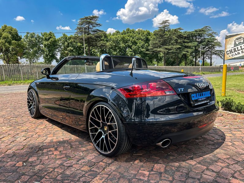 
								Audi TT Roadster 3.2 quattro full									
