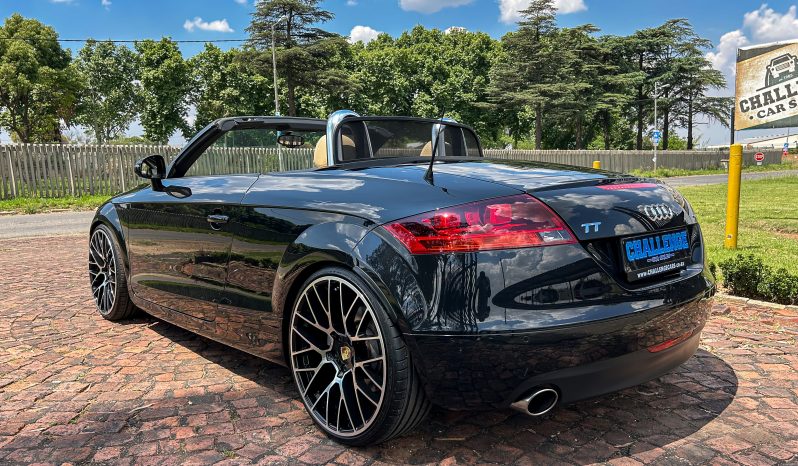 
								Audi TT Roadster 3.2 quattro full									