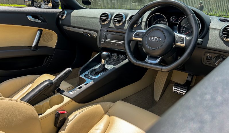 
								Audi TT Roadster 3.2 quattro full									