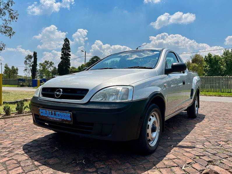 
								Opel Corsa Utility 1.4i full									