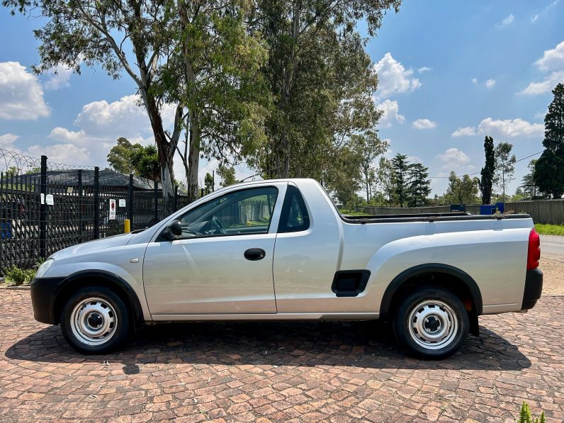 
								Opel Corsa Utility 1.4i full									