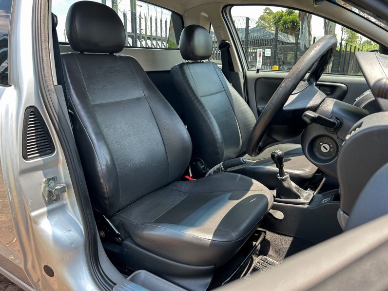 
								Opel Corsa Utility 1.4i full									