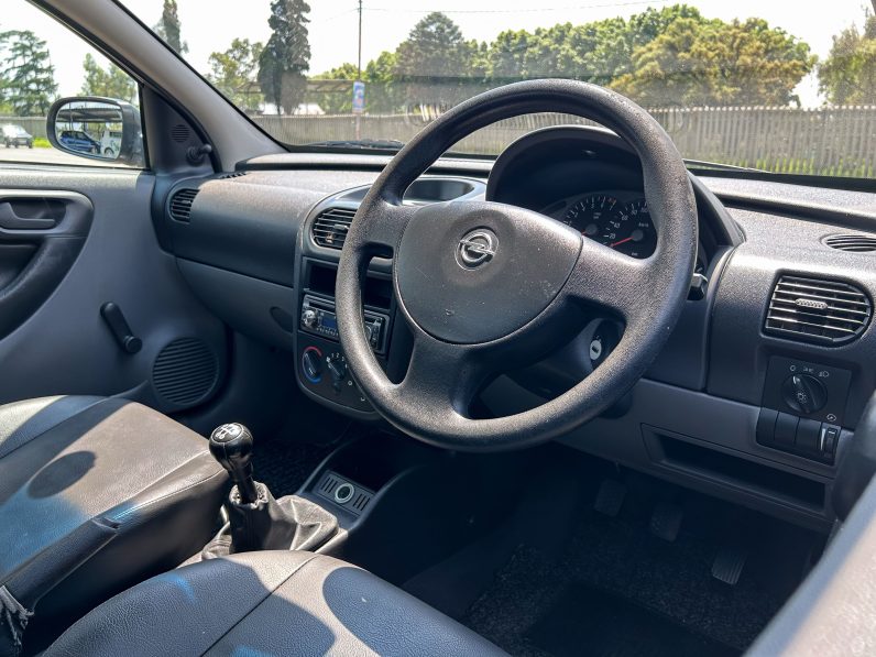 
								Opel Corsa Utility 1.4i full									