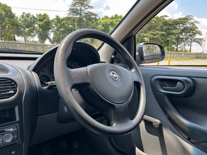 
								Opel Corsa Utility 1.4i full									
