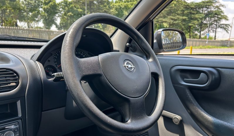 
								Opel Corsa Utility 1.4i full									